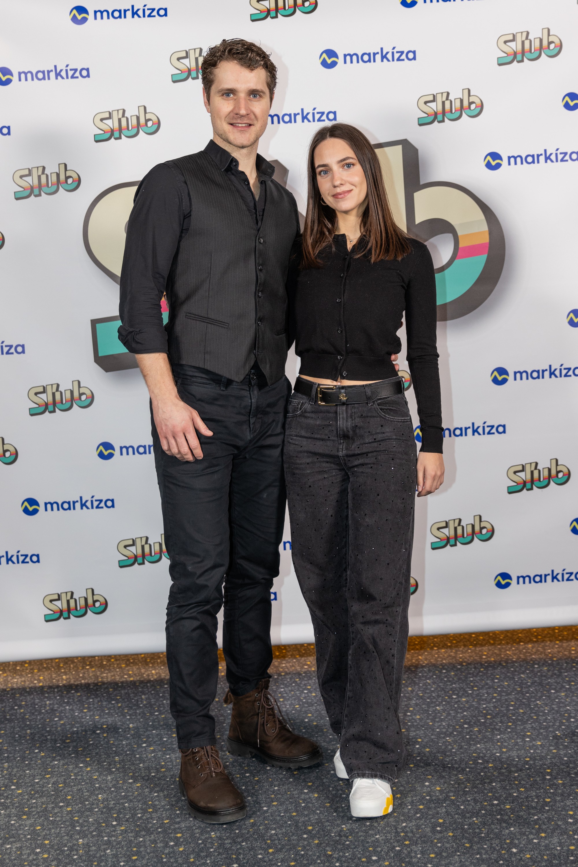 Premiéra seriálu Sľub: Marek Rozkoš a Ráchel Šoltésová.