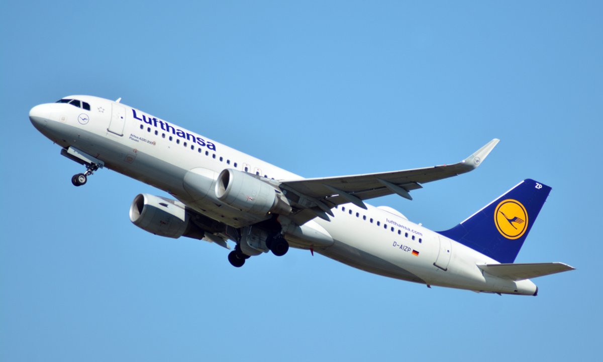 Koszmar na pokładzie. Pasażer rzucił się z widelcem na nastolatków. "Słyszeliśmy krzyki"