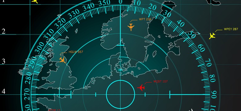 Polski myśliwiec F-16 zderzył się z niezidentyfikowanym obiektem latającym