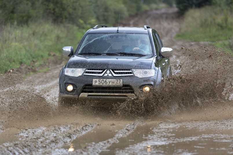 W 2013 roku Mitsubishi rozpoczęło w Polsce eksperyment - japoński producent wprowadził na próbę model pajero sport. Wynik doświadczenia? Polskie przedstawicielstwo marki twierdzi, że ten samochód z napędem na cztery koła stał się prawdziwym hitem wśród kierowców nad Wisłą. W efekcie zapadła decyzja o wprowadzeniu do sprzedaży pajero sport w NOWEJ odsłonie - ze zmodernizowanym nadwoziem i wnętrzem…