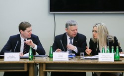 Najpierw zwolnienie lekarskie, teraz "żadnego kontaktu". Prokurator nie pojawiła się na komisji śledczej ds. Amber Gold