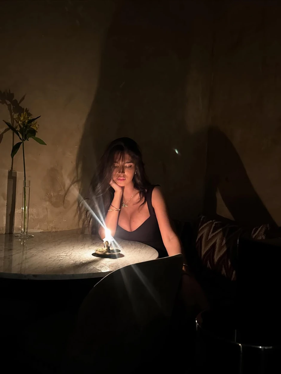 Đina Džinović pokazala dekolte