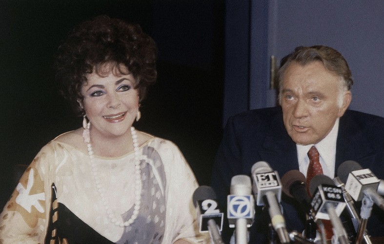 Elizabeth Taylor i Richard Burton. Swoją miłość zawdzięczają 'Kleopatrze'.