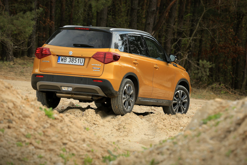 Suzuki Vitara 1.4 BoosterJet Hybrid prosta, ale