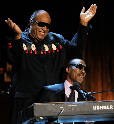 Eddie Murphy i Stevie Wonder