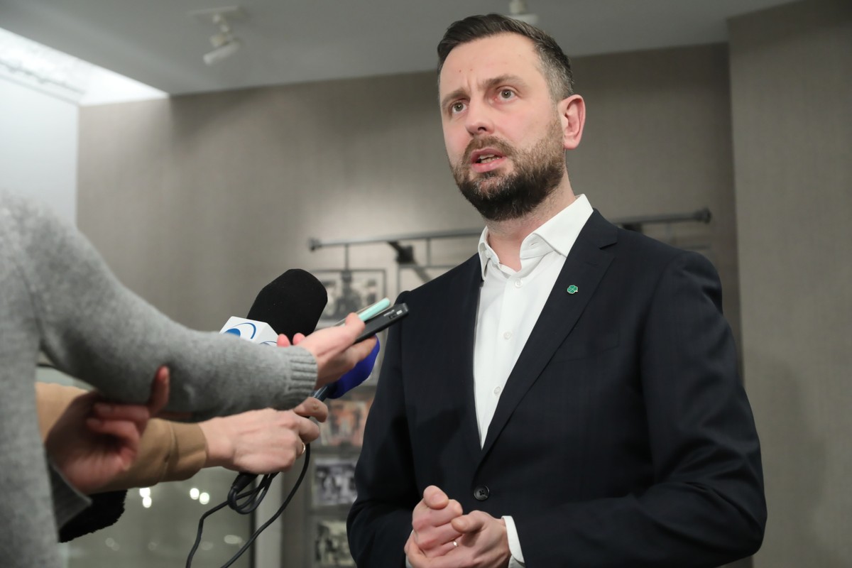 Prezes PSL Władysław Kosiniak-Kamysz podczas spotkania poświęconego projektowi PSL - "Uczciwa Polska".