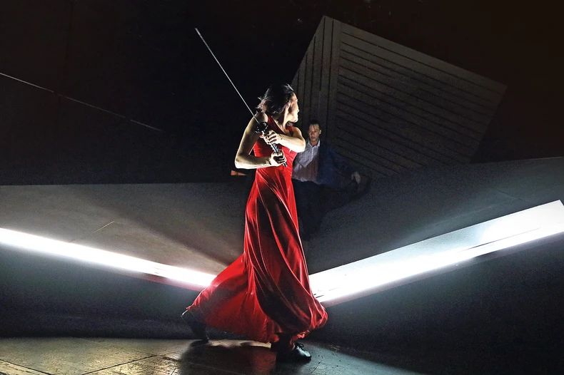 „Živi, voli, kroči kroz postojanje, daj, pružaj, rađaj, bez obzira na sva naša pitanja ima li smisla, nema li...“