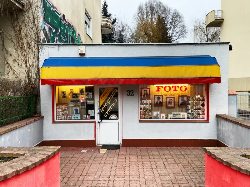 Francuska 31. Salon fotograficzny odwiedzany przez poetkę