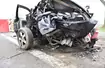 Nissan Almera rozbity na drzewie. Wypadek śmiertelny w Wielkopolsce