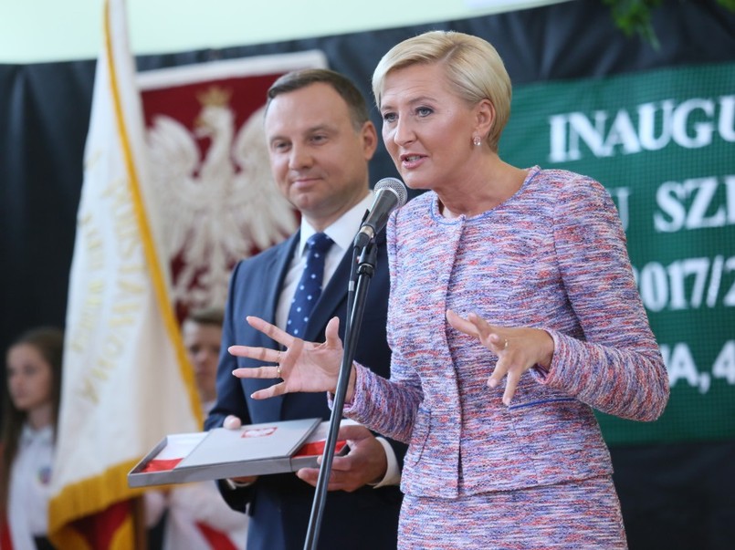 Na wczorajszej inauguracji roku szkolnego w Wilkowyi prezydentowa pojawiła się w makijażu, jakiego do tej pory nigdy nie nosiła...