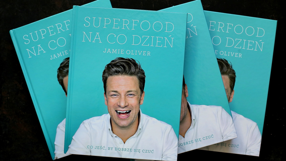 Jamie Oliver na zdrowotnej ścieżce, czyli recenzja "Superfood na co dzień" - najnowszej książki najpopularniejszego kulinarnego celebryty.