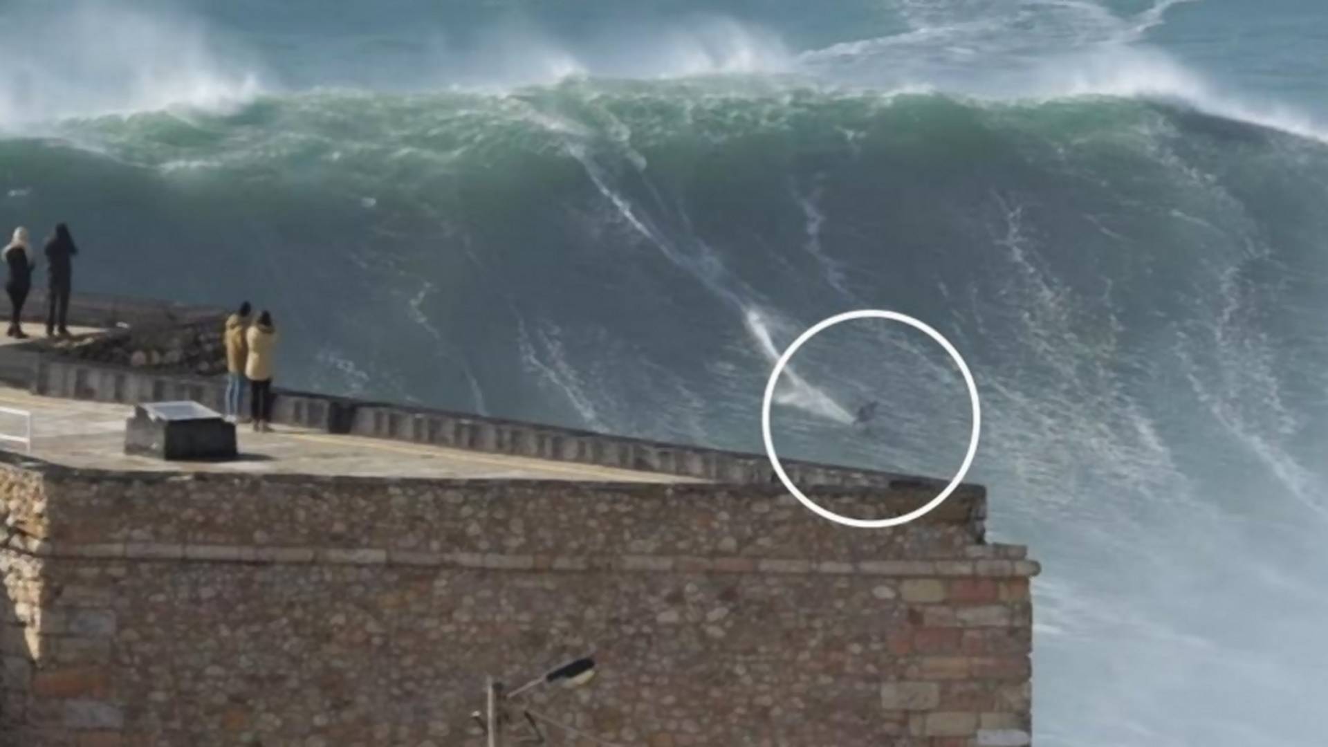 Ukrotio talas od 20 metara i ostvario san svakog surfera