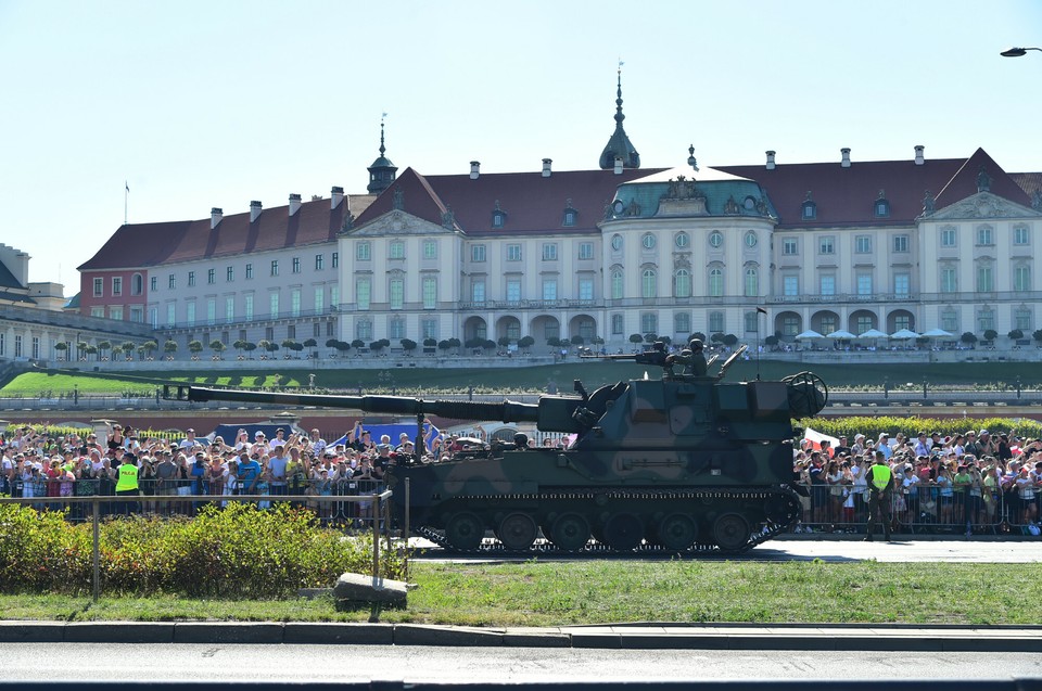 Defilada z okazji Święta Wojska Polskiego [ZDJĘCIA] 