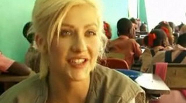 Christina Aguilera konyhalány lett - videó
