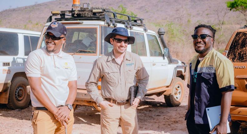 PICTURED: Habil Deogratious Ezekiel, Mwamba Operations Manager (left), Nathan Komarnisky, Barrick VP of Exploration for Africa and Middle East (middle), Samwel Bahebe, Mwamba Co-Founder & Tanzania Managing Director (right)