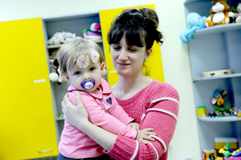 Tek pre nekoliko dana smo saznali da Tijana ništa ne čuje, a već je trebalo da progovori, kaže majka Snežana iz Šimanovaca