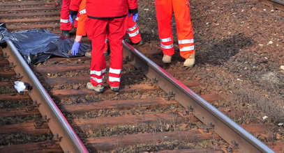 Tragedia na torach. 85-latka przechodziła w niedozwolonym miejscu. Nie zdążyła uciec