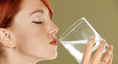 Szklankę wody, którą pijesz, przed tobą piło już 10 osób. Szokujące kulisy obiegu wody