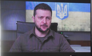 Zełenski: Traktujemy poważnie zagrożenie użyciem przez Rosjan broni chemicznej