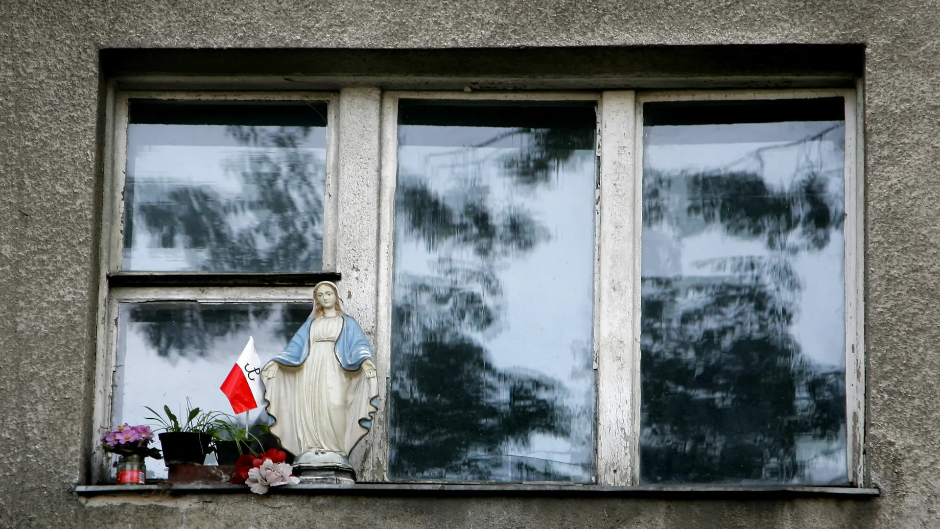 Jak wygląda życie polskich pobożnych rodzin? "Dewocje" to opowieść o ciężarze wiary