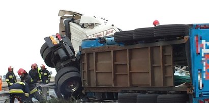 Tragedia na A4. TIR staranował auta. Są zabici