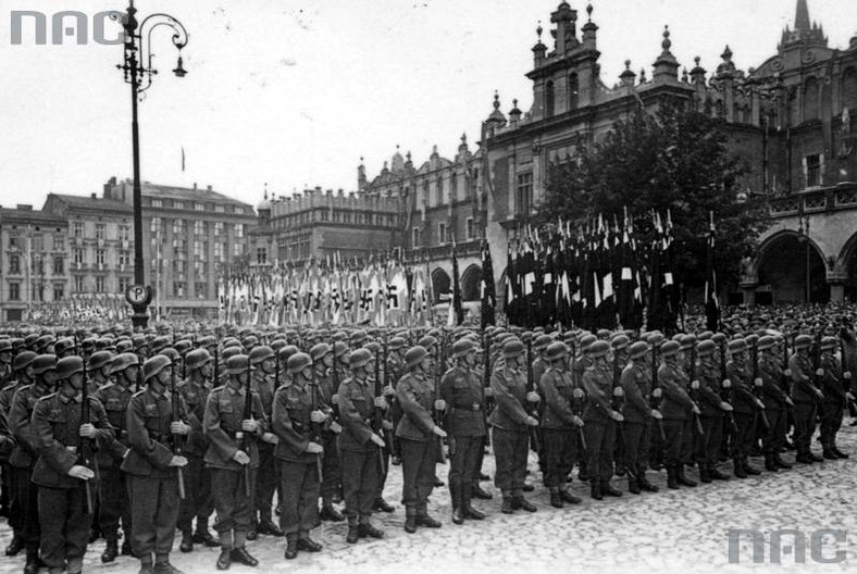 Obchody III rocznicy działalności NSDAP w Generalnej Guberni na Rynku w Krakowie