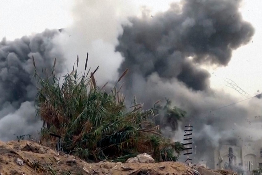 Snimak izraelske vojske navodno pokazuje eksploziju u kući lidera Hamasa Ismaila Hanijeha u Pojasu Gaze 16. novembra