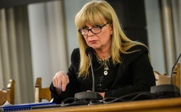 Trzaskowski wydał zarządzenie zdjęcia krzyży w urzędach. Gosiewska złożyła formalny sprzeciw