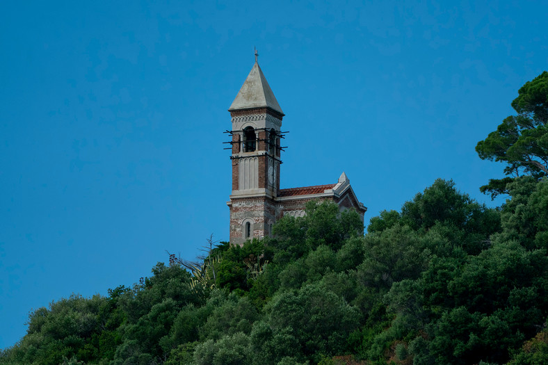 Klasztor na wyspie Gallinara