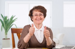 Konto dla seniora: czy emeryci mogą liczyć na specjalne warunki w bankach?