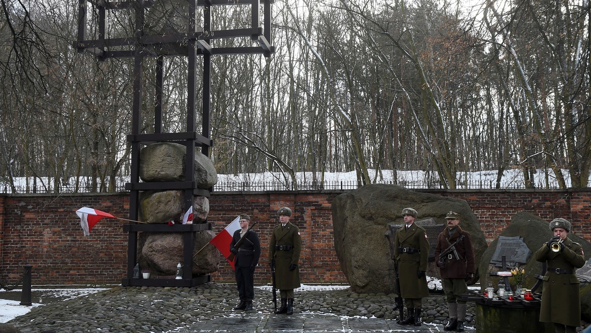 Apelem pamięci i złożeniem kwiatów przed Pomnikiem Więźniów Politycznych Straconych w latach 1944-56 na stołecznym Cmentarzu Bródnowskim w Kwaterze 45N uczczono dziś ofiary terroru komunistycznego. Uroczystość odbyła się w ramach obchodów zbliżającego się Narodowego Dnia Pamięci "Żołnierzy Wyklętych".