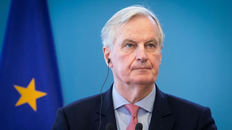 Michel Barnier, francia, mniniszter, műtét, nyak