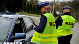 od 14 sierpnia wysokie kary za nawigację. ostrzejsze prawo zaskoczy kierowców