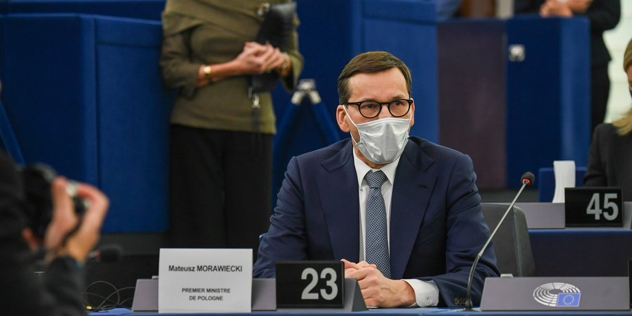 Mateusz Morawiecki po debacie nad polską praworządnością w Parlamencie Europejskim nie traci rezonu. Domaga się od Komisji Europejskiej akceptacji polskiego KPO.