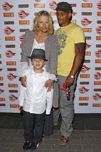 Urszula i Tomasz Kujawski z synem