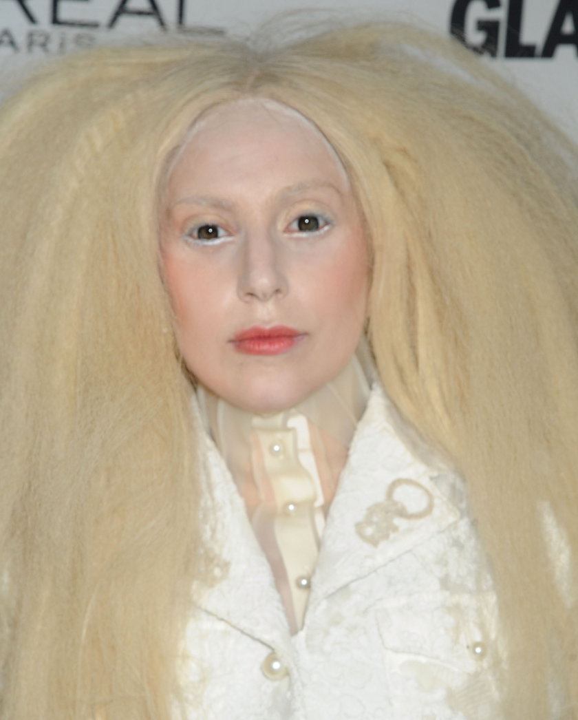 Lady Gaga szokuje swoimi oryginalnymi stylizacjami i jest niczym kameleon
