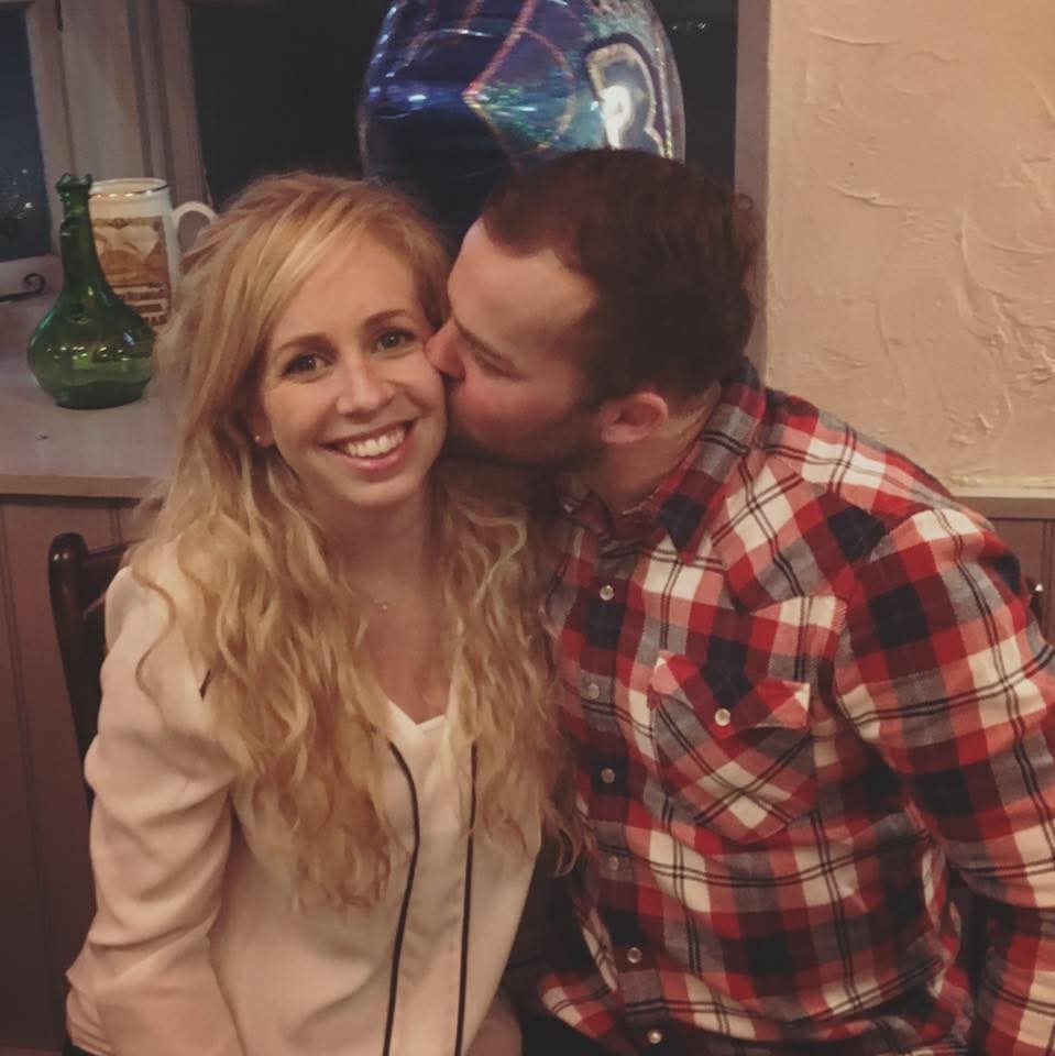 Vikki sa aj napriek veľkým problémom podarilo otehotnieť a je mamou malej dcérky.
