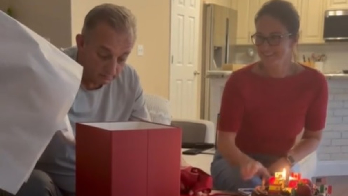 Iznenadila oca ulaznicama