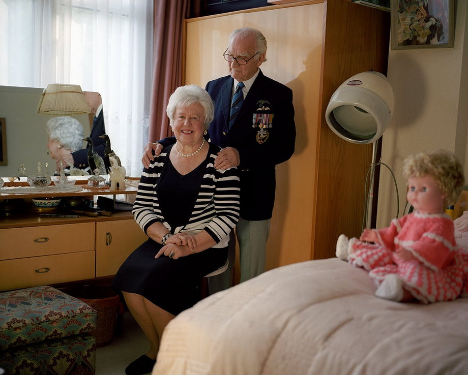 Stefan Ryll (ur. 1922 r.), Młodszy Chorąży, 306 Polski Dywizjon Myśliwców. Na zdjęciu z żoną Iwoną. Londyn, Wielka Brytania 2009 r.