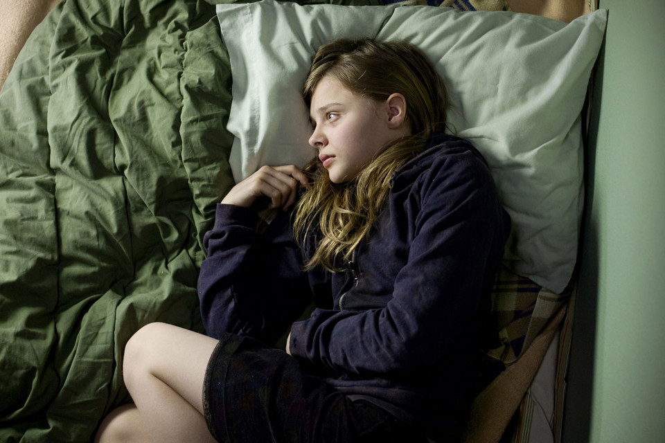 Chloe Moretz w filmie "Pozwól mi wejść" (2010) Matta Reevesa