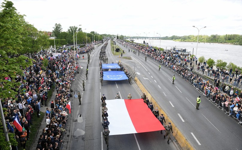 defilada w Święto Narodowe Trzeciego Maja