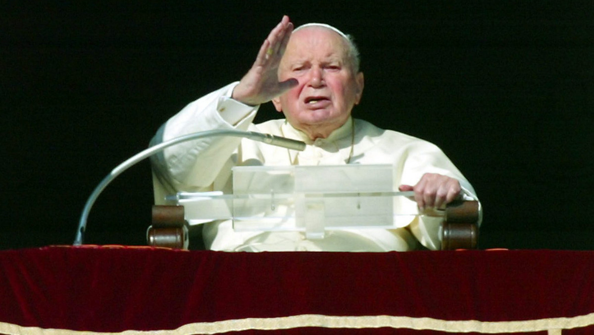 Włosi martwią się o papieża Franciszka. Wspominają chorobę Jana Pawła II 