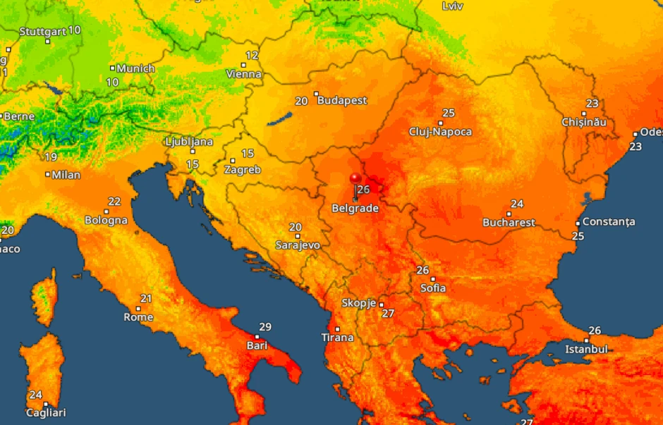 Ovako je izgledala temperaturna mapa juče oko podneva: I dalje dominira crvena boja, što znači da su temperature visoke