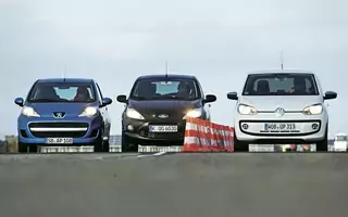 Volkswagen UP! kontra Peugeot 107 i Ford KA: mały Volkswagen w natarciu