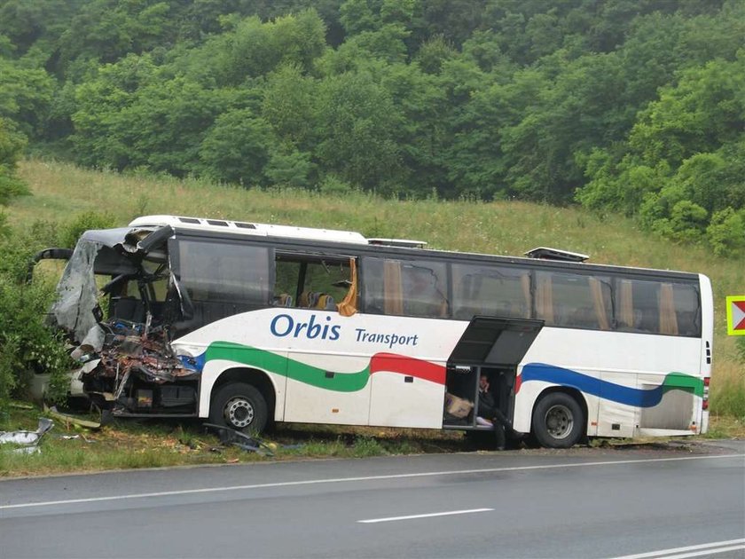 Kolejny wypadek autokaru