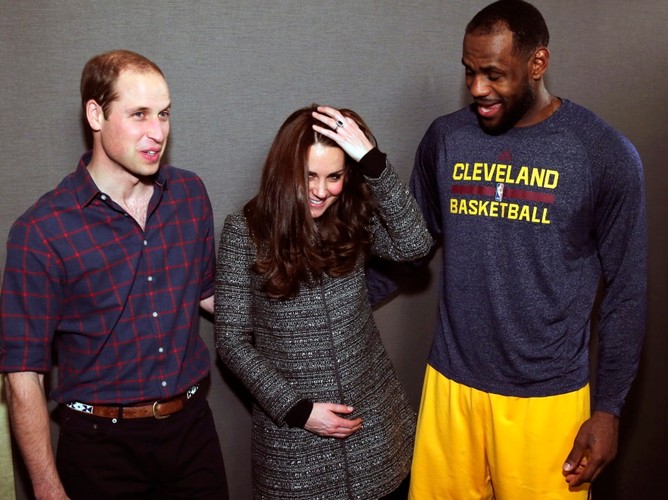 Księżna Catherine i książę William oraz LeBron James