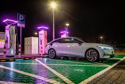 Giganci motoryzacyjni w Europie mają kolejny problem. Grożą im gigantyczne kary