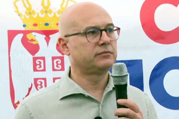 "ILI ĆEMO SAČUVATI DRŽAVU ILI NAS VRAĆAJU UNAZAD" Vučević na skupu SNS u Priboju: "Čekaju nas sudbonosni izbori"