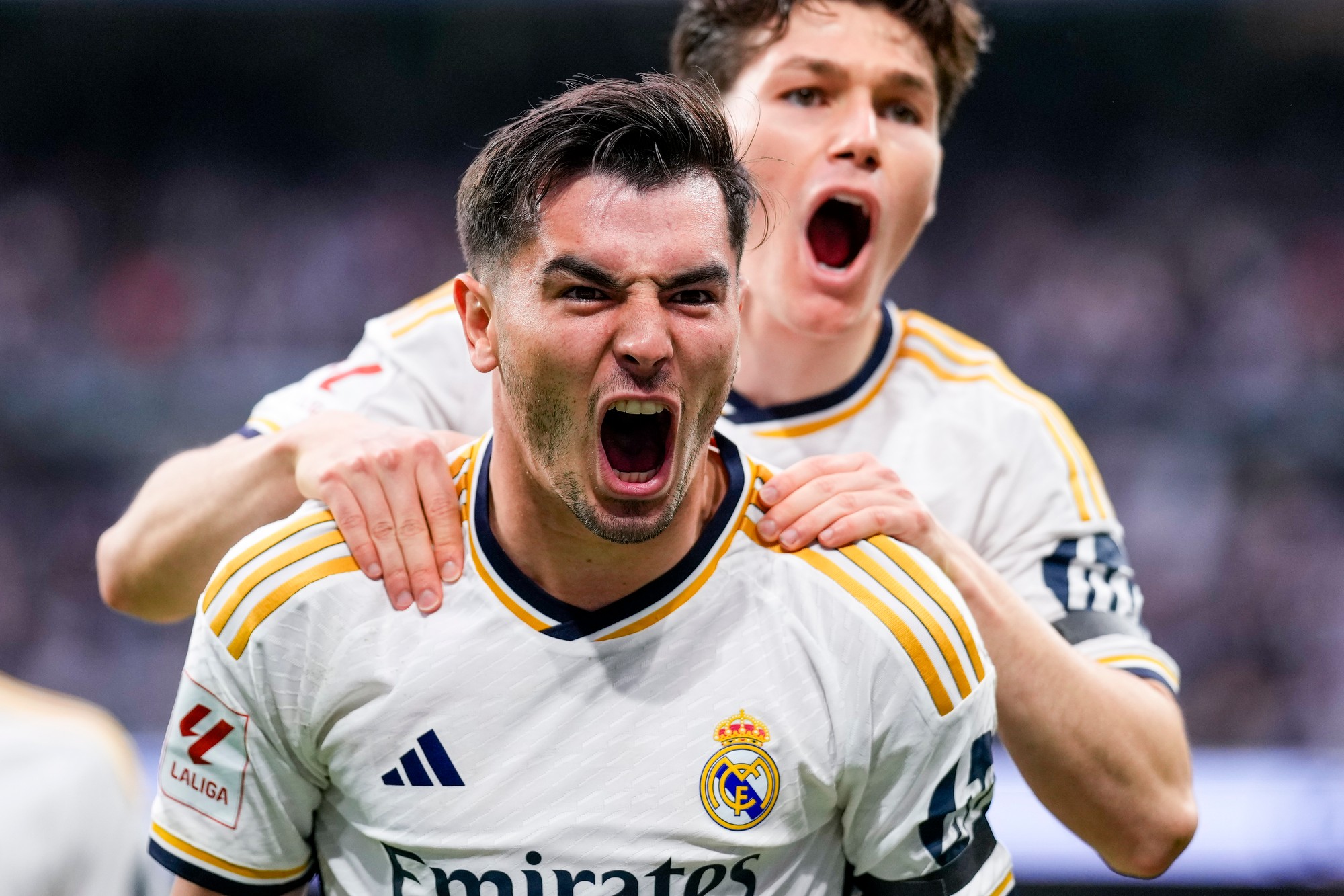 Futbalista Realu Madrid Brahim Diaz (v popredí) sa teší z gólu.