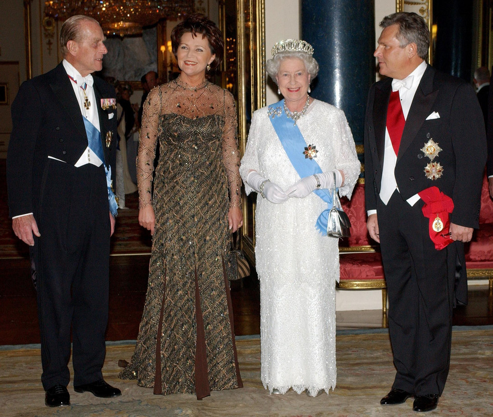 Elżbieta II, książę Filip i znani Polacy: Jolanta i Aleksander Kwaśniewscy,  Londyn 2004 rok